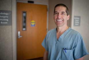 Steven Below is from a family of engineers and started his career as an engineer at Caterpillar, then decided to change to medicine. He is now an Orthopaedic Surgeon with Great Plains Orthopaedics in Peoria and says
 ‘Orthopaedics is a lot like engineering… God did an amazing job designing us’.