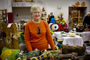 Jackie Morgan of Peoria makes handbags from interior design samples.  ‘Each bag is a one-of-a-kind’, she said. 
 She does a couple of Craft shows each year, this one is at Northminster Presbyterian.